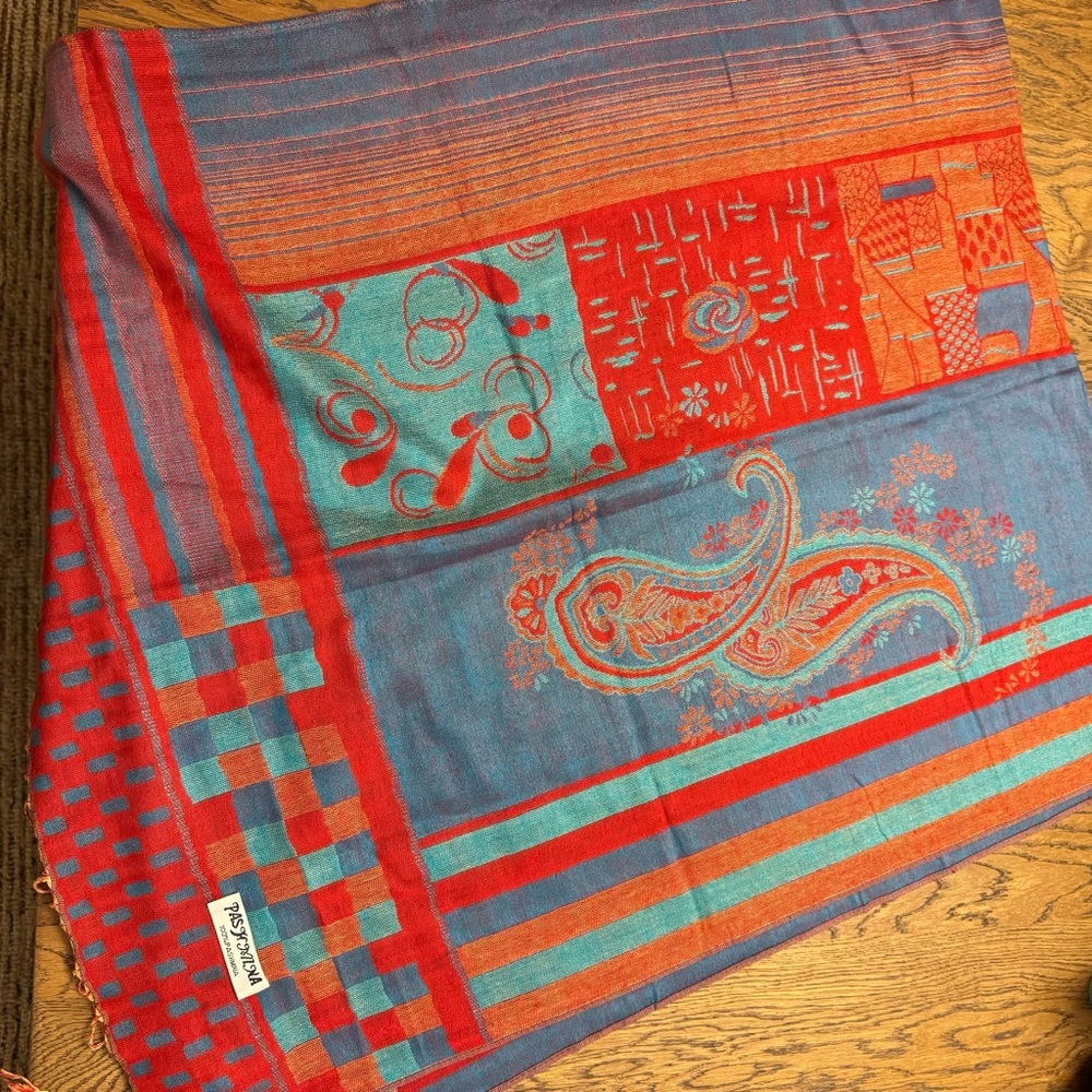 Pashmina Vibrant Red and Blue Paisley Scarf wrap shall - Picture 3 of 3